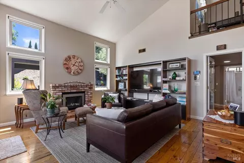 Living - 556 Rose Dr, Benicia, CA 94510 photo 1 of 5