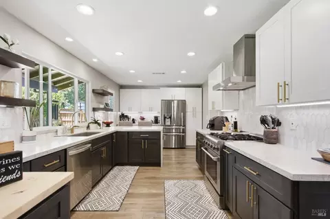 345 Alderglen Dr, Dixon, CA 95620