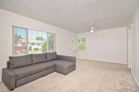 Living - 209 Alhambra Ave, Vallejo, CA 94591 photo 1 of 3