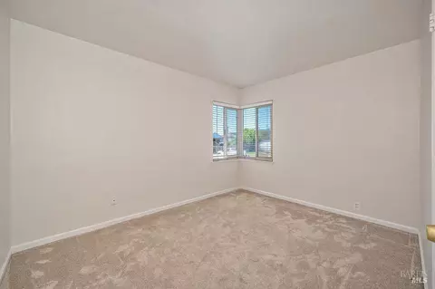 Bedroom - 209 Alhambra Ave, Vallejo, CA 94591 photo 2 of 10