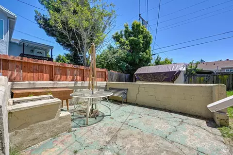 Exterior - 209 Alhambra Ave, Vallejo, CA 94591 photo 4 of 13