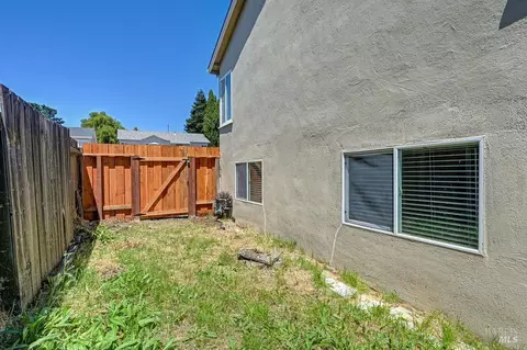 Exterior - 209 Alhambra Ave, Vallejo, CA 94591 photo 12 of 13