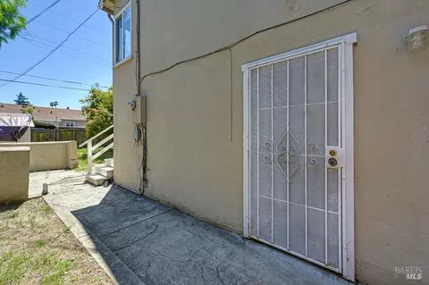 Exterior - 209 Alhambra Ave, Vallejo, CA 94591 photo 7 of 13