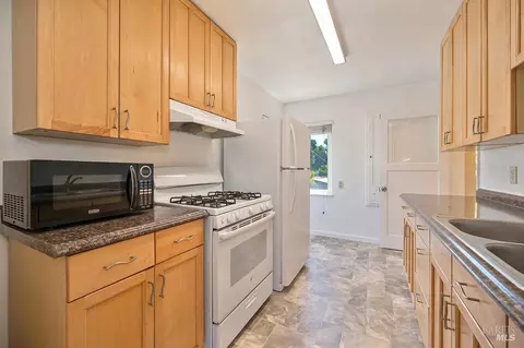 Kitchen - 209 Alhambra Ave, Vallejo, CA 94591 photo 1 of 7