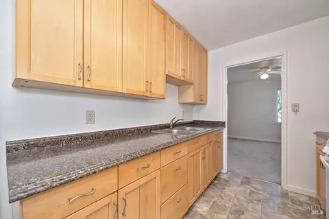 Kitchen - 209 Alhambra Ave, Vallejo, CA 94591 photo 3 of 7