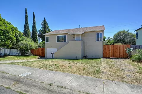 Exterior - 209 Alhambra Ave, Vallejo, CA 94591 photo 2 of 13