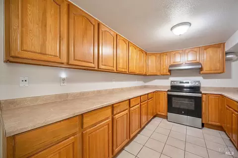 Kitchen - 209 Alhambra Ave, Vallejo, CA 94591 photo 5 of 7