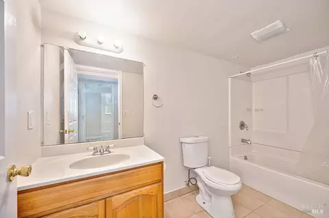 Bath - 209 Alhambra Ave, Vallejo, CA 94591 photo 2 of 2