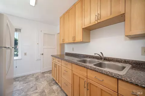 Kitchen - 209 Alhambra Ave, Vallejo, CA 94591 photo 2 of 7