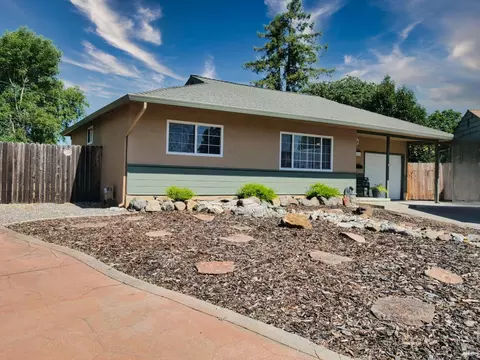 1025 E Tennessee Ct, Fairfield, CA 94533