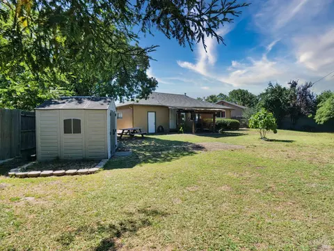 Exterior - 1025 E Tennessee Ct, Fairfield, CA 94533 photo 4 of 7
