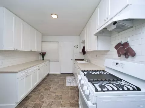 Kitchen - 1025 E Tennessee Ct, Fairfield, CA 94533 photo 1 of 5
