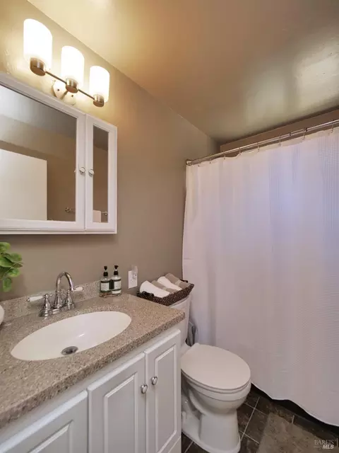 Bath - 1025 E Tennessee Ct, Fairfield, CA 94533 photo 1 of 1
