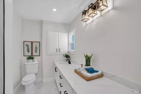 Bath - 205 14th St, Vallejo, CA 94590 photo 2 of 2