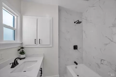 Bath - 205 14th St, Vallejo, CA 94590 photo 1 of 2