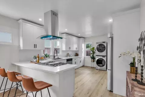 Kitchen - 205 14th St, Vallejo, CA 94590 photo 2 of 3