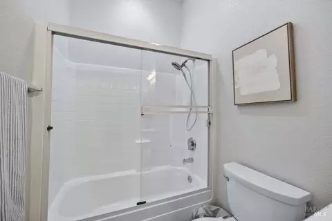 Bath - 1650 Fulmor Dr, Dixon, CA 95620 photo 2 of 6
