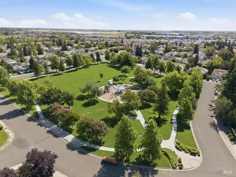 View/Area - 1650 Fulmor Dr, Dixon, CA 95620 photo 3 of 7