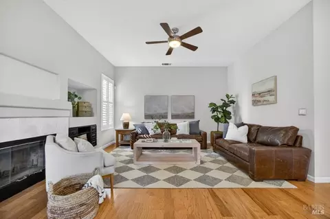 Living - 1650 Fulmor Dr, Dixon, CA 95620 photo 1 of 2