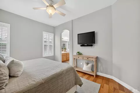 Bedroom - 1650 Fulmor Dr, Dixon, CA 95620 photo 2 of 4