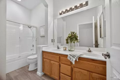 Bath - 1650 Fulmor Dr, Dixon, CA 95620 photo 1 of 6