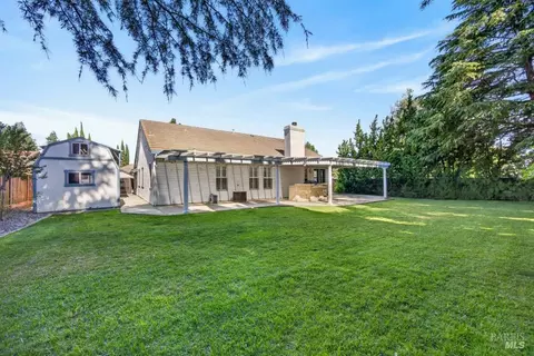 Exterior - 1650 Fulmor Dr, Dixon, CA 95620 photo 11 of 15