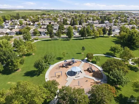 View/Area - 1650 Fulmor Dr, Dixon, CA 95620 photo 7 of 7