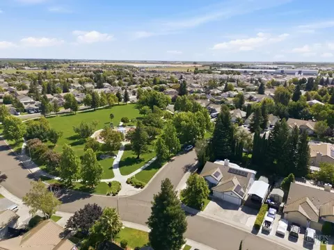 View/Area - 1650 Fulmor Dr, Dixon, CA 95620 photo 2 of 7