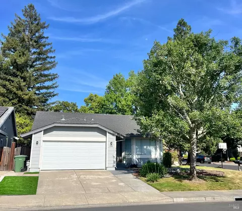 292 Dartmouth Way, Windsor, CA 95492