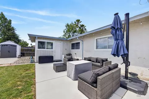 Exterior - 2300 Flicker Ln, Fairfield, CA 94533 photo 3 of 4