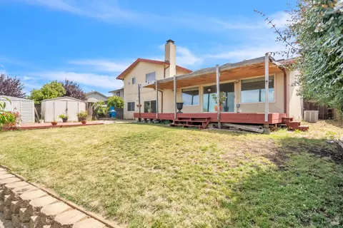 Exterior - 125 Skyway Dr, Vallejo, CA 94591 photo 4 of 8