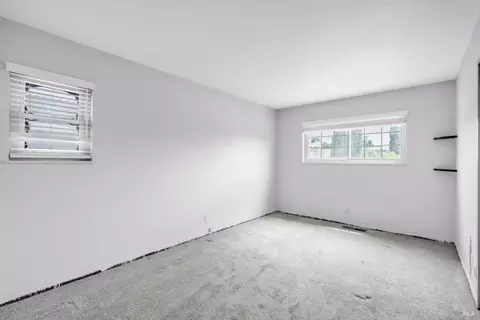 Bedroom - 125 Skyway Dr, Vallejo, CA 94591 photo 3 of 5