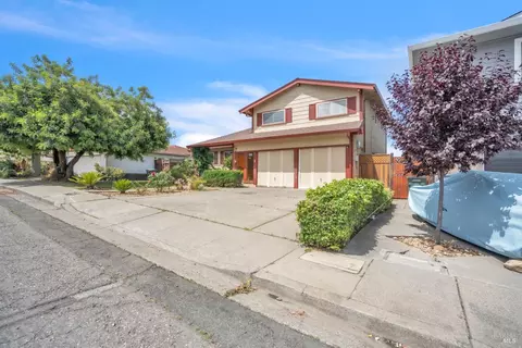 Exterior - 125 Skyway Dr, Vallejo, CA 94591 photo 2 of 8