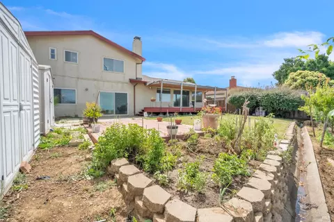 Exterior - 125 Skyway Dr, Vallejo, CA 94591 photo 7 of 8