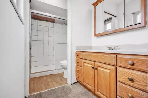 Bath - 125 Skyway Dr, Vallejo, CA 94591 photo 1 of 2