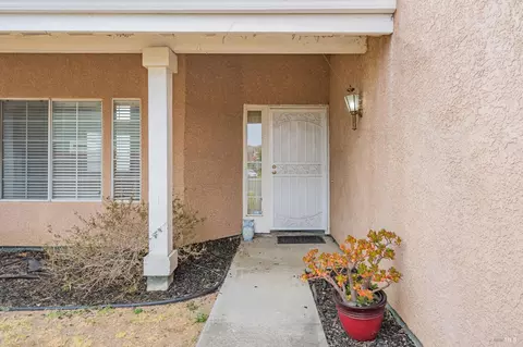 Entry Way - 358 Brighton Dr, Vallejo, CA 94591 photo 1 of 2