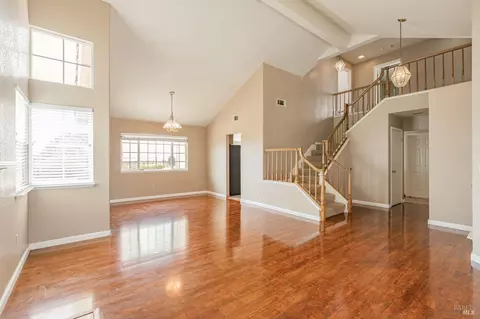 Living - 358 Brighton Dr, Vallejo, CA 94591 photo 3 of 5