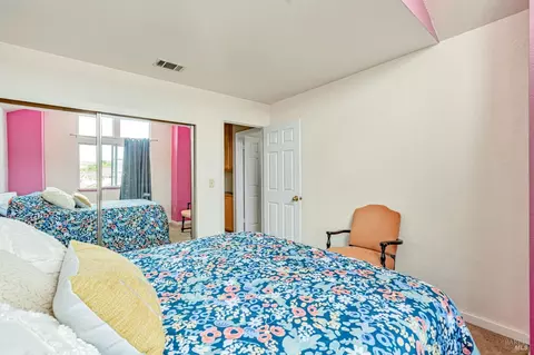 Bedroom - 358 Brighton Dr, Vallejo, CA 94591 photo 4 of 8