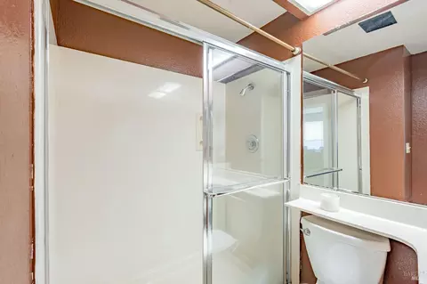 Bath - 358 Brighton Dr, Vallejo, CA 94591 photo 2 of 7