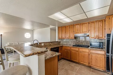 Kitchen - 358 Brighton Dr, Vallejo, CA 94591 photo 3 of 4