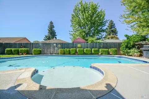 1145 Woodvale Dr, Dixon, CA 95620