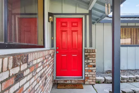 124 Albany Ct, Vacaville, CA 95687
