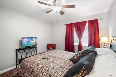 Bedroom - 715 Drake Ave, Sausalito, CA 94965 photo 2 of 2