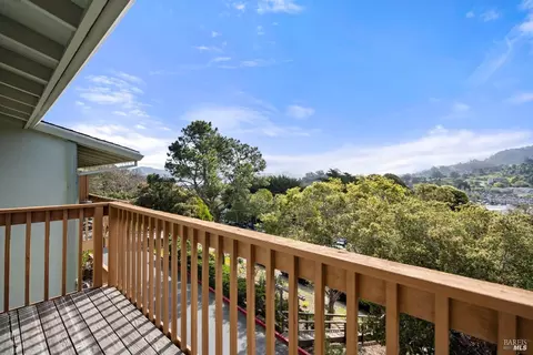 Exterior - 715 Drake Ave, Sausalito, CA 94965 photo 2 of 3