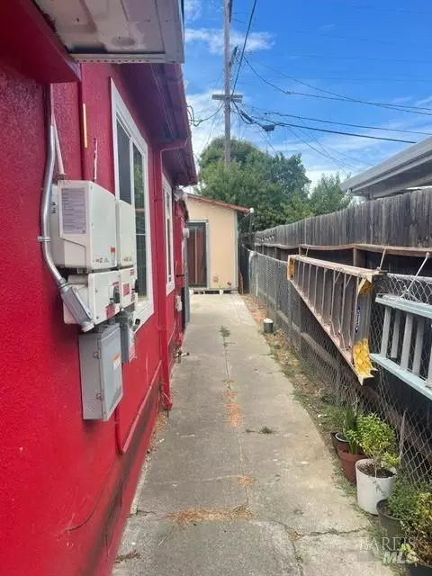 301 Sawyer St, Vallejo, CA 94589 photo 2