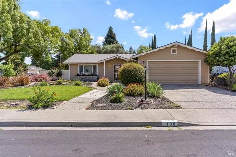 100 Rainier Cir, Vacaville, CA 95687
