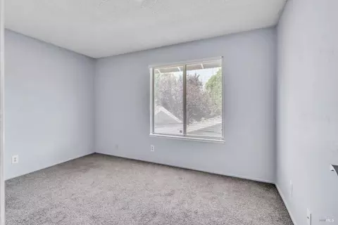 Bedroom - 2874 Sunshine Cir, Fairfield, CA 94533 photo 7 of 9