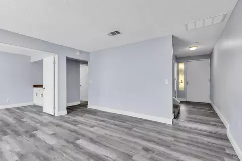 Living - 2874 Sunshine Cir, Fairfield, CA 94533 photo 4 of 6