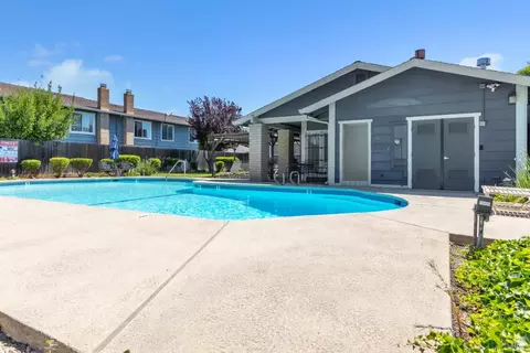 Exterior - 2874 Sunshine Cir, Fairfield, CA 94533 photo 4 of 7