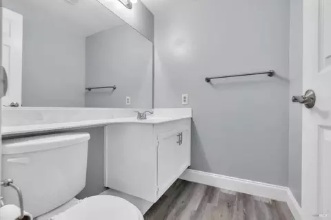 Bath - 2874 Sunshine Cir, Fairfield, CA 94533 photo 1 of 3